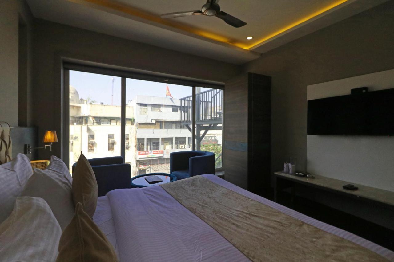 The Ivy Grand Hotel In City Centre With Free Secured Parking Ню Делхи Екстериор снимка