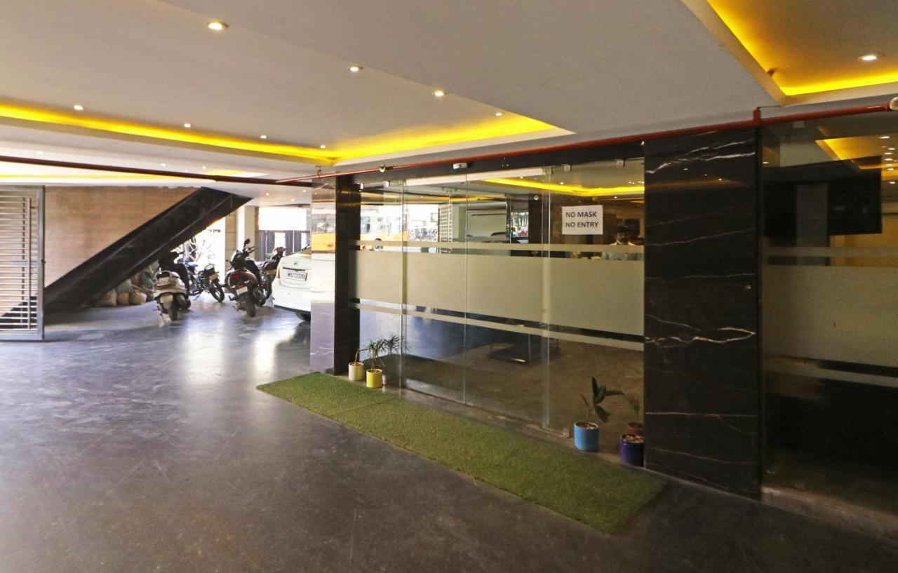 The Ivy Grand Hotel In City Centre With Free Secured Parking Ню Делхи Екстериор снимка