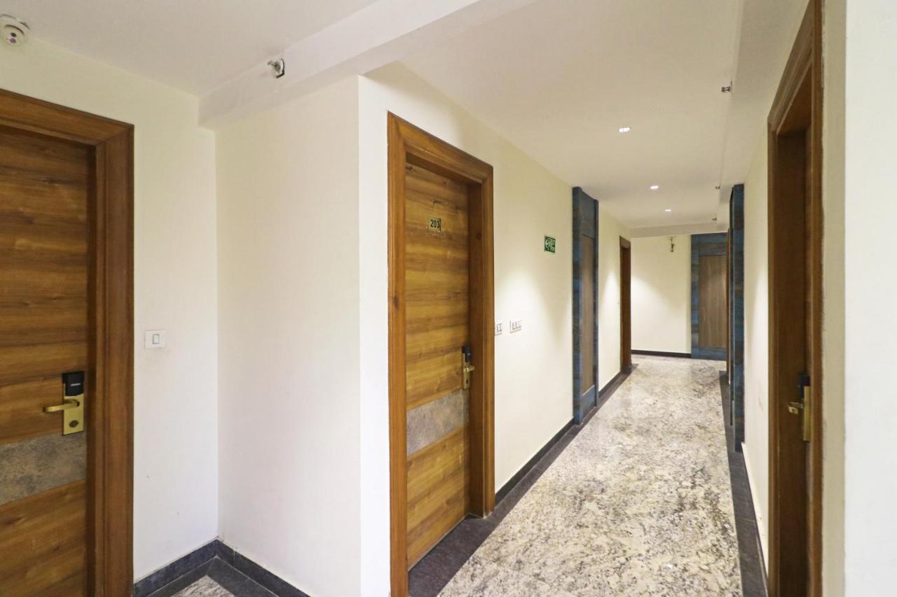 The Ivy Grand Hotel In City Centre With Free Secured Parking Ню Делхи Екстериор снимка