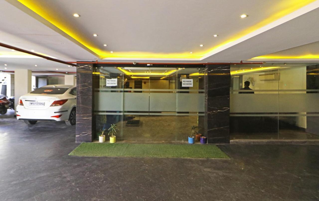 The Ivy Grand Hotel In City Centre With Free Secured Parking Ню Делхи Екстериор снимка