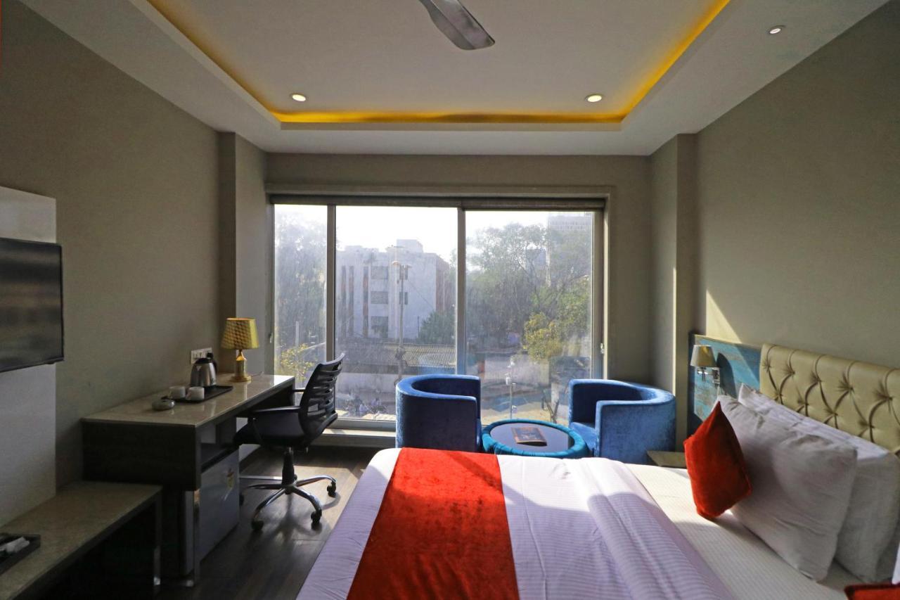 The Ivy Grand Hotel In City Centre With Free Secured Parking Ню Делхи Екстериор снимка