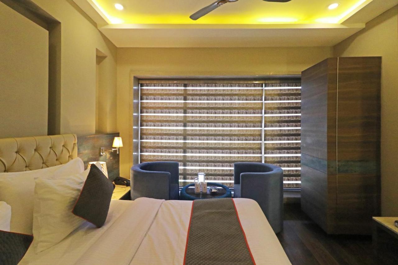The Ivy Grand Hotel In City Centre With Free Secured Parking Ню Делхи Екстериор снимка